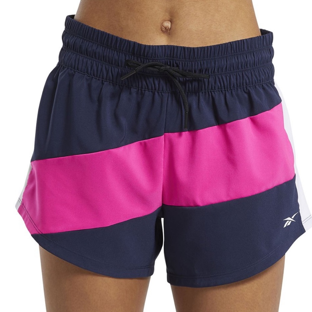 NWT Reebok Workout Ready Woven Training Shorts
Women’s xsmall xs